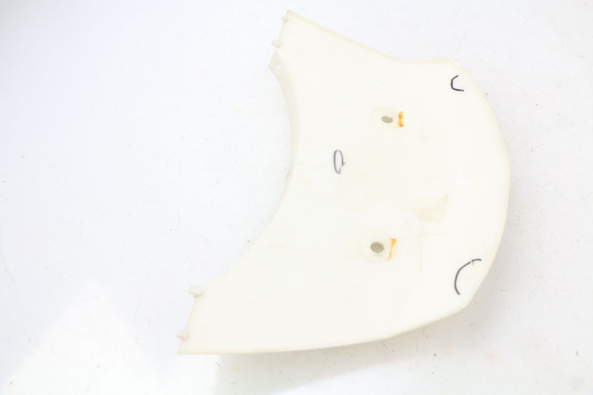 photo de Giunzione carenatura posteriore superiore RAZZO STEED 125 (2012 - 2018) - Dettaglio del componente