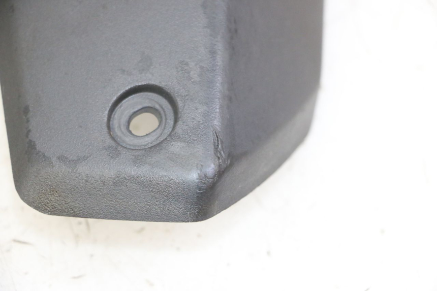 photo de CARENA POSTERIORE CONGIUNZIONE SUPERIORE PEUGEOT STREETZONE I 2T 50 (2018 - 2020) - Altra angolazione