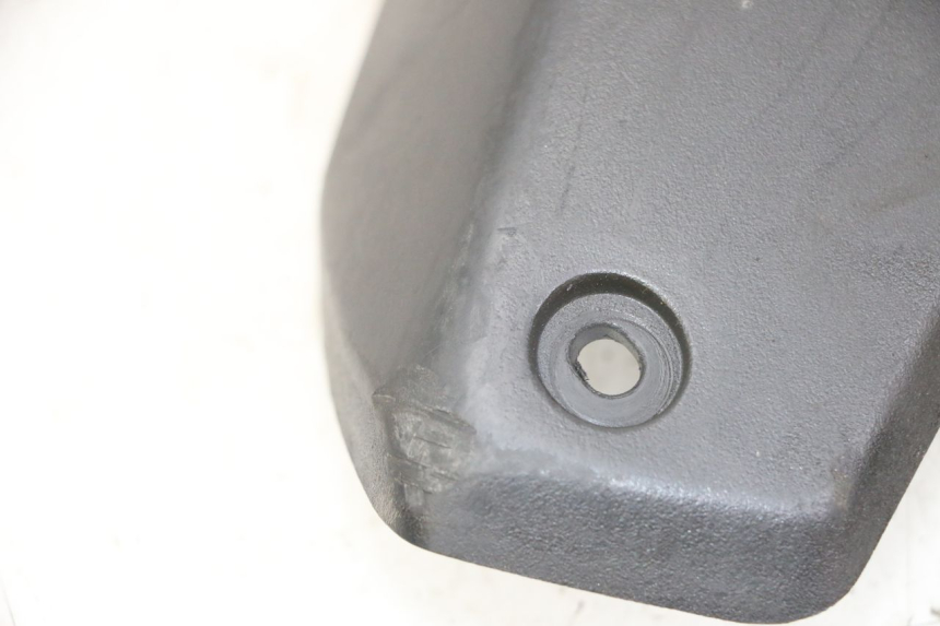 photo de CARENA POSTERIORE CONGIUNZIONE SUPERIORE PEUGEOT STREETZONE I 2T 50 (2018 - 2020) - Primo piano tecnico