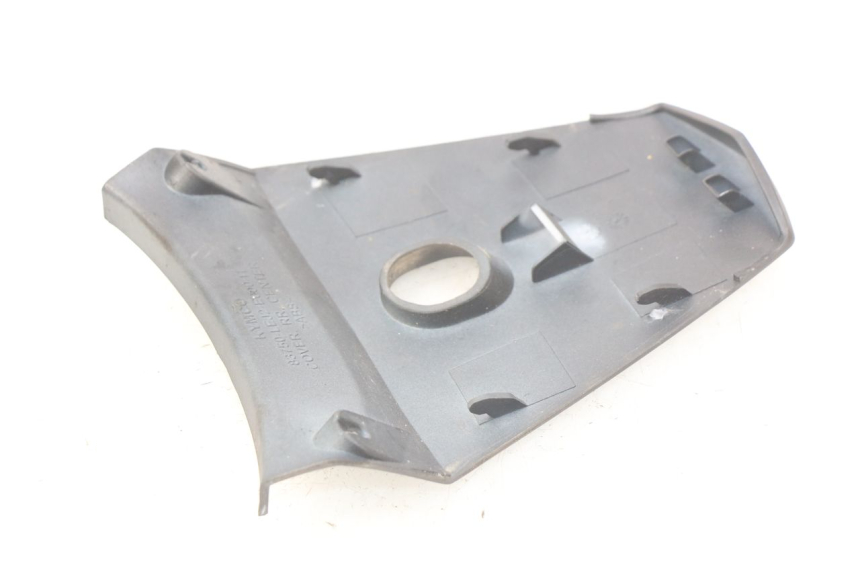 photo de Giunzione carenatura posteriore superiore KYMCO SUPER 8 4T 50 (2018 - 2020) - Dettaglio del componente