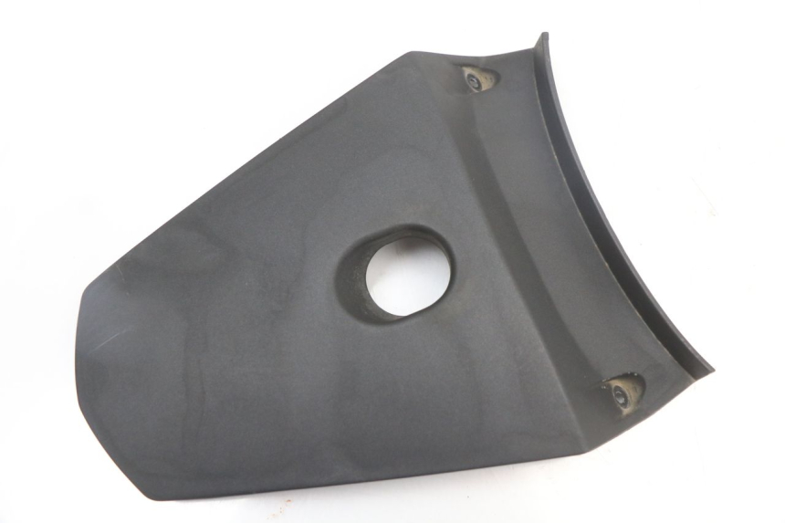 photo de Giunzione carenatura posteriore superiore KYMCO SUPER 8 4T 50 (2018 - 2020) - Dettaglio del componente