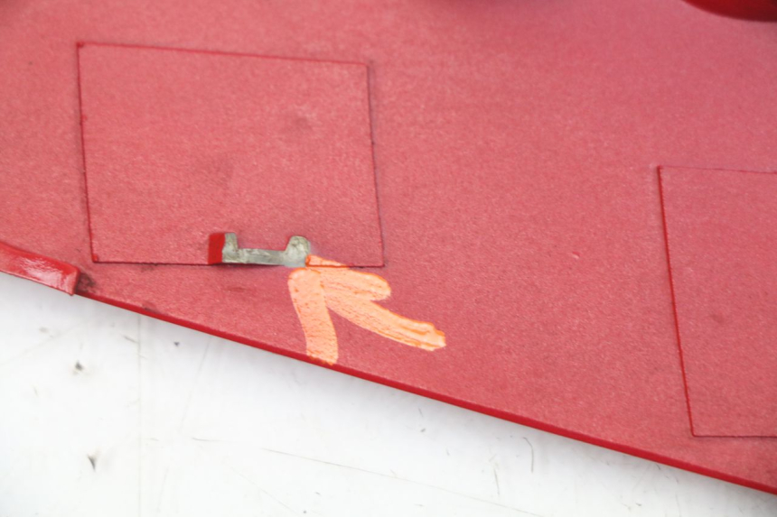 photo de CARENA POSTERIORE CONGIUNZIONE SUPERIORE KYMCO SUPER 8 4T 50 (2021 - 2024) - Vista d'insieme del prodotto