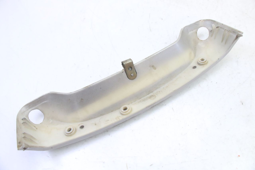 photo de CARENA POSTERIORE CONGIUNZIONE SUPERIORE PIAGGIO SUPER LX 125 (2000 - 2003) - Primo piano tecnico