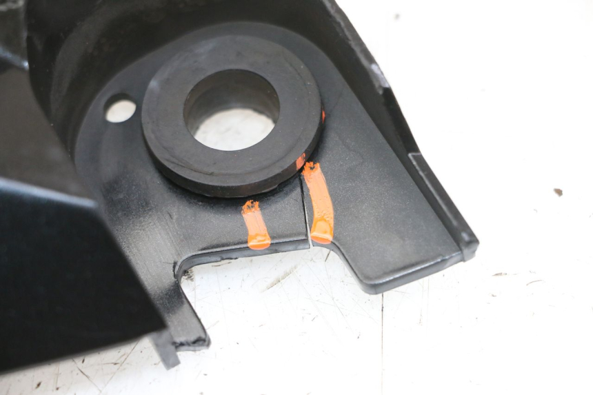 photo de GIUNZIONE PARAFANGO POSTERIORE SUPERIORE SUZUKI SV S 650 (1999 - 2002) - Vista d'insieme del prodotto