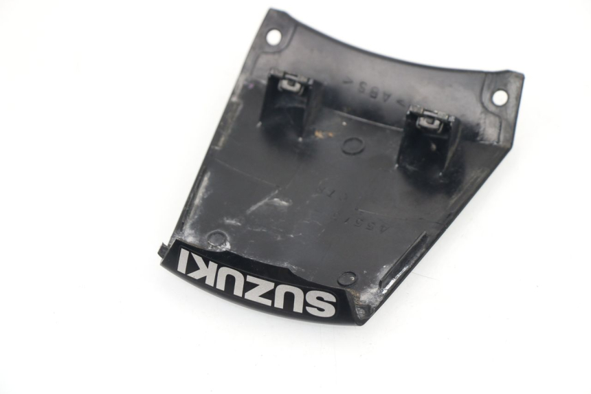 photo de Giunzione carenatura posteriore superiore SUZUKI SV S 650 (2003 - 2009) - Zoom sullo stato d'uso