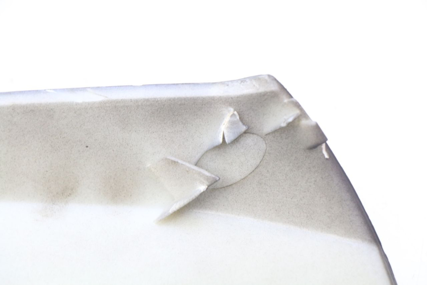 photo de GIUNZIONE PARAFANGO POSTERIORE SUPERIORE APRILIA SXR 50 (2021 - 2023) - Zoom sullo stato d'uso