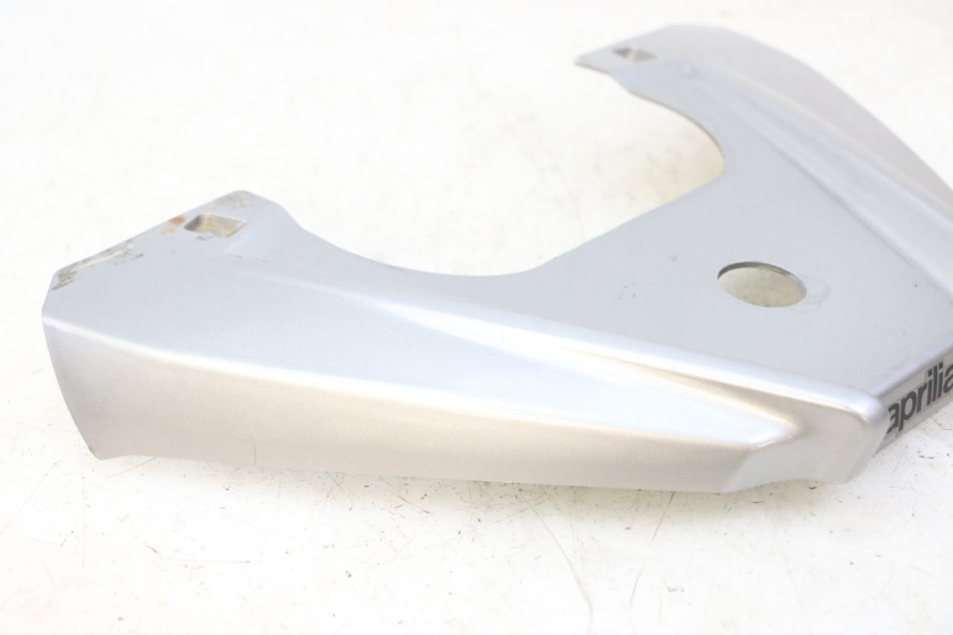 photo de GIUNZIONE PARAFANGO POSTERIORE SUPERIORE APRILIA SXR 50 (2021 - 2023) - Dettagli dei punti di fissaggio