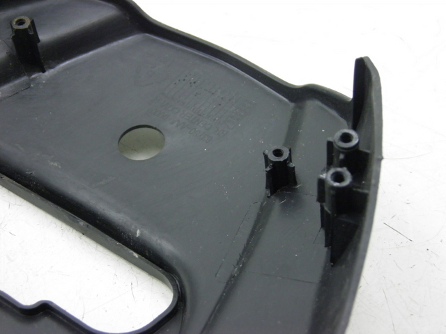 photo de Giunzione carenatura posteriore superiore SYM ORBIT 2 4T 50 (2008 - 2017) - Primo piano tecnico