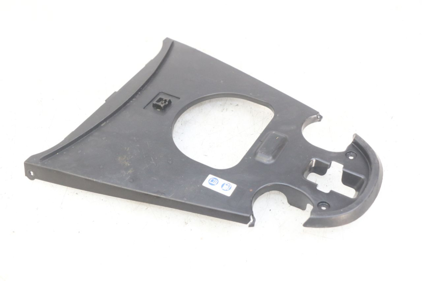 photo de GIUNZIONE PARAFANGO POSTERIORE SUPERIORE HONDA VISION NSC R 50 (2013 - 2015) - Primo piano tecnico