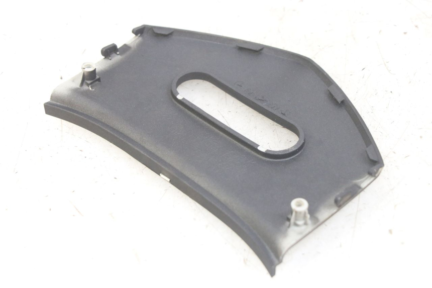 photo de Giunzione carenatura posteriore superiore KYMCO X-CITING XCITING 400 (2014 - 2018) - Zoom sullo stato d'uso