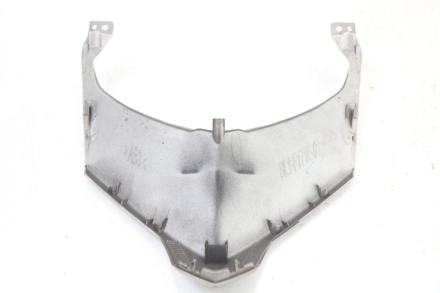 photo de GIUNZIONE PARAFANGO POSTERIORE SUPERIORE YAMAHA XMAX X-MAX ABS 125 (2017 - 2020) - Primo piano tecnico