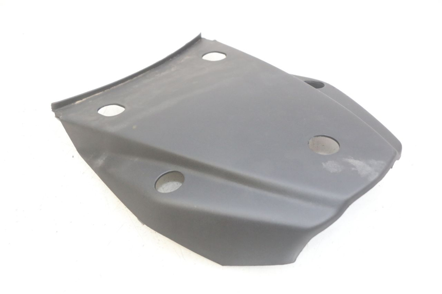 photo de GIUNZIONE PARAFANGO POSTERIORE SUPERIORE SYM X-PRO 4T 50 (2014 - 2021) - Altra angolazione