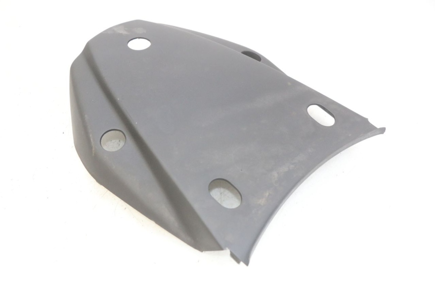 photo de GIUNZIONE PARAFANGO POSTERIORE SUPERIORE SYM X-PRO 4T 50 (2014 - 2021) - Primo piano tecnico