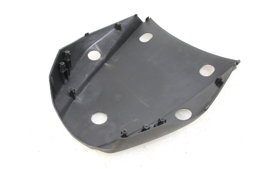 photo de GIUNZIONE PARAFANGO POSTERIORE SUPERIORE SYM X-PRO 4T 50 (2014 - 2021) - Primo piano tecnico