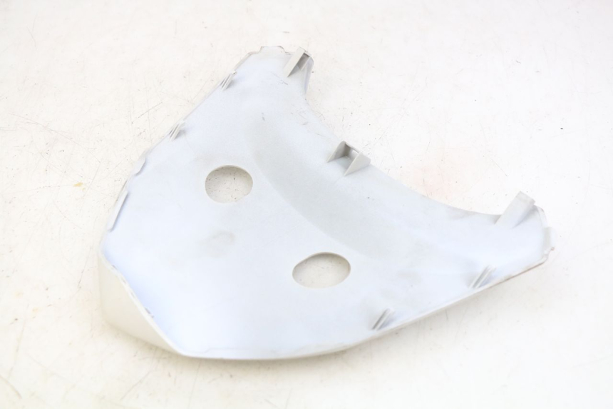 photo de GIUNZIONE PARAFANGO POSTERIORE SUPERIORE KYMCO X-TOWN XTOWN 125 (2016 - 2021) - Zoom sullo stato d'uso