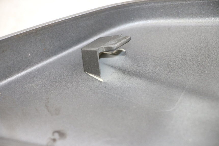 photo de GIUNZIONE PARAFANGO POSTERIORE SUPERIORE PIAGGIO X10 125 (2012 - 2017) - Zoom sullo stato d'uso