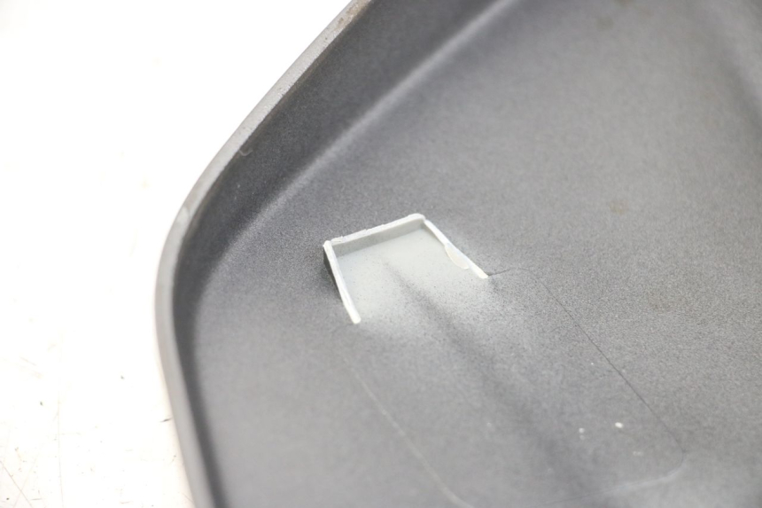 photo de GIUNZIONE PARAFANGO POSTERIORE SUPERIORE PIAGGIO X10 125 (2012 - 2017) - Primo piano tecnico