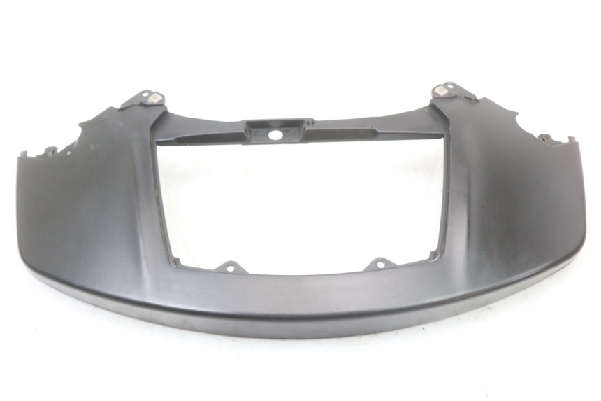 photo de GIUNZIONE PARAFANGO POSTERIORE SUPERIORE PIAGGIO X10 125 (2012 - 2017) - Zoom sullo stato d'uso