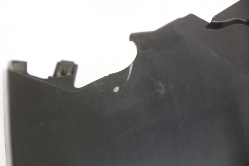 photo de GIUNZIONE PARAFANGO POSTERIORE SUPERIORE PIAGGIO X10 125 (2012 - 2017) - Primo piano tecnico