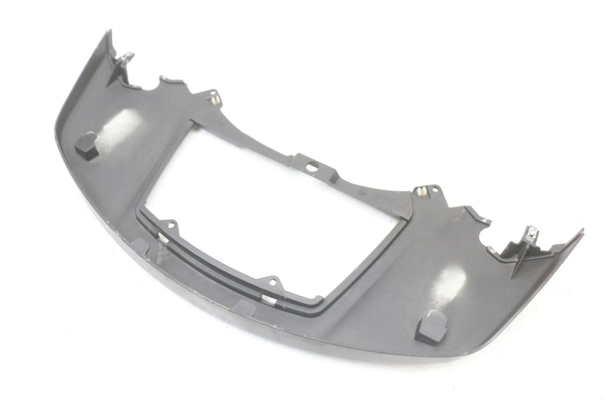 photo de GIUNZIONE PARAFANGO POSTERIORE SUPERIORE PIAGGIO X10 125 (2012 - 2017) - Marcature e riferimenti originali