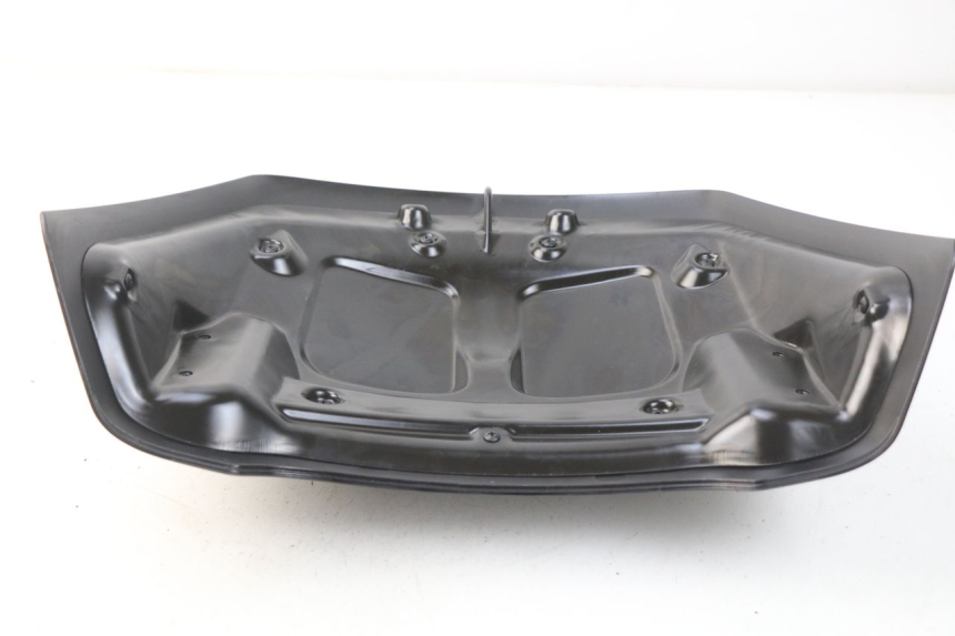 photo de Giunzione carenatura posteriore superiore PIAGGIO X8 125 (2004 - 2007) - Zoom sullo stato d'uso