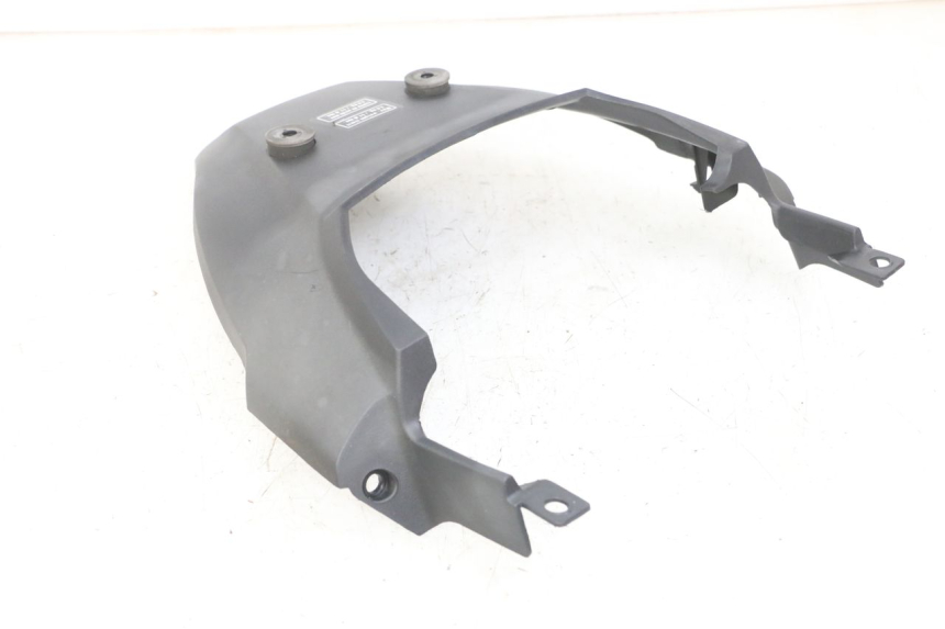 photo de Giunzione carenatura posteriore superiore HONDA XLV VARADERO 125 (2000 - 2006) - Primo piano tecnico