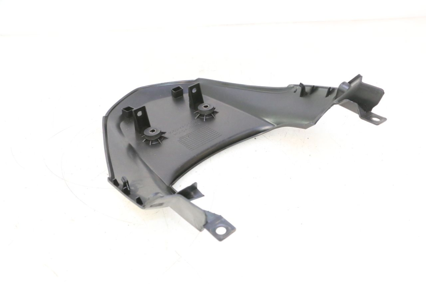 photo de CARENA POSTERIORE CONGIUNZIONE SUPERIORE HONDA XLV VARADERO 125 (2007 - 2012) - Altra angolazione