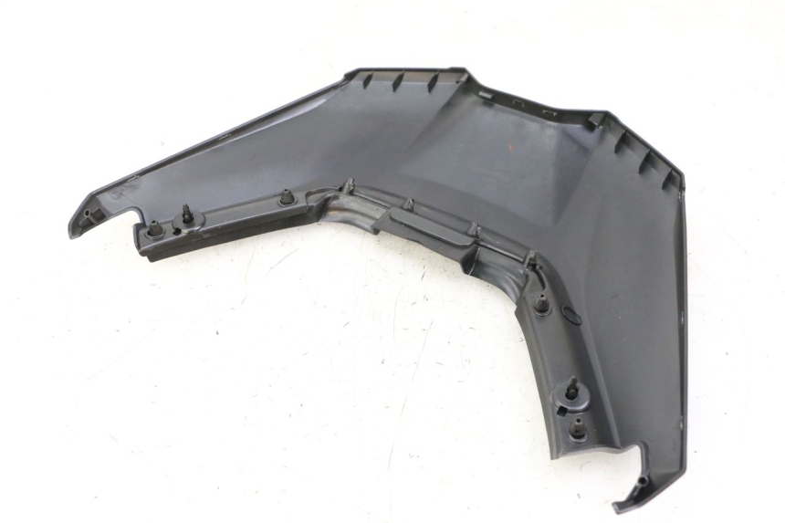 photo de CARENA POSTERIORE CONGIUNZIONE SUPERIORE YAMAHA YP T-MAX TMAX 530 (2017 - 2020) - Primo piano tecnico