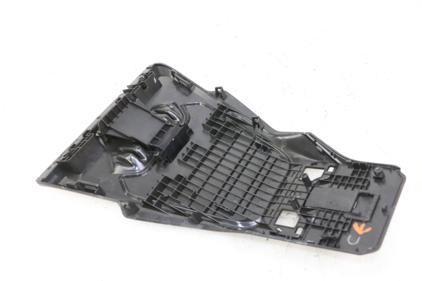 photo de CARENA POSTERIORE CONGIUNZIONE SUPERIORE SEGWAY NINEBOT ZT3 PRO 1 - Vista d'insieme del prodotto