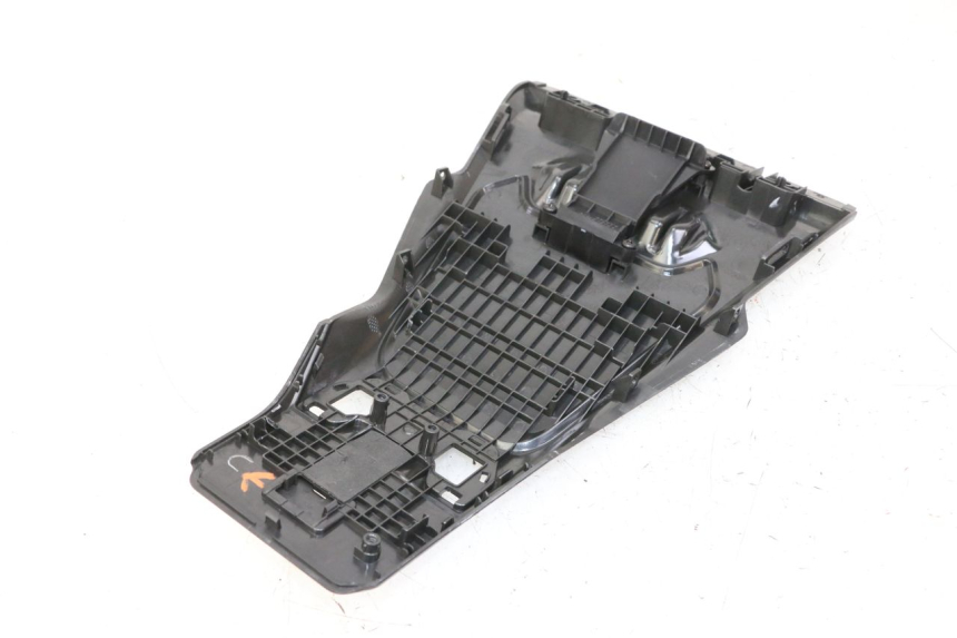 photo de CARENA POSTERIORE CONGIUNZIONE SUPERIORE SEGWAY NINEBOT ZT3 PRO 1 - Dettagli dei punti di fissaggio