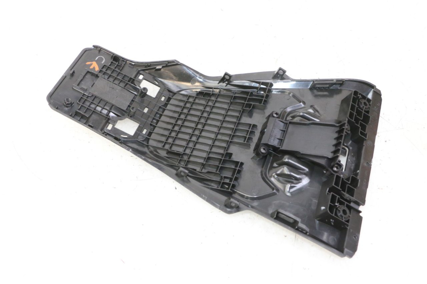 photo de CARENA POSTERIORE CONGIUNZIONE SUPERIORE SEGWAY NINEBOT ZT3 PRO 1 - Stato della superficie e materiale