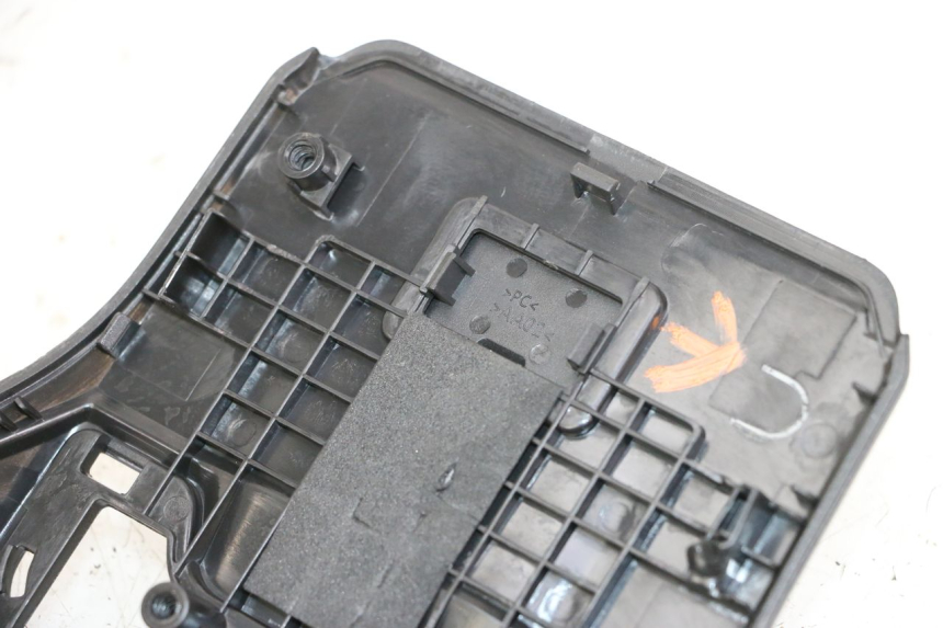 photo de CARENA POSTERIORE CONGIUNZIONE SUPERIORE SEGWAY NINEBOT ZT3 PRO 1 - Marcature e riferimenti originali