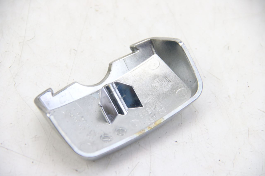 photo de GIUNZIONE PARAFANGO POSTERIORE PIAGGIO VESPA GTS SUPER IE 125 (2009 - 2016) - Zoom sullo stato d'uso