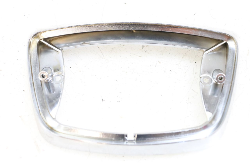 photo de Giunzione carenatura posteriore PIAGGIO VESPA LX 125 (2005 - 2010) - Dettaglio del componente