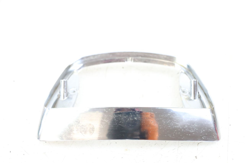 photo de Giunzione carenatura posteriore PIAGGIO VESPA LX 125 (2005 - 2010) - Primo piano tecnico