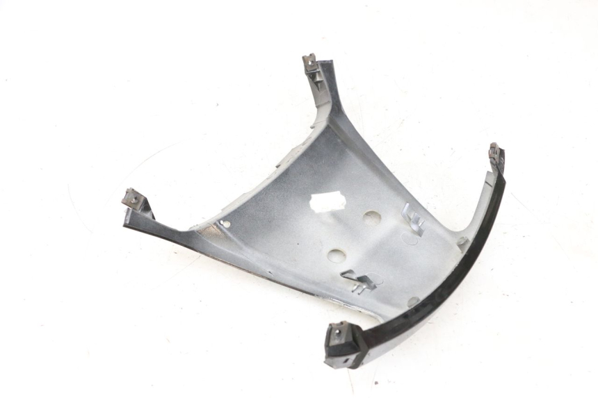 photo de GIUNZIONE PARAFANGO POSTERIORE YAMAHA XMAX X-MAX 125 (2006 - 2009) - Zoom sullo stato d'uso