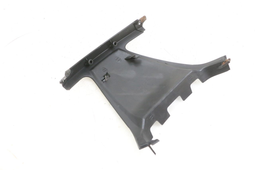 photo de GIUNZIONE PARAFANGO POSTERIORE YAMAHA XMAX X-MAX 125 (2006 - 2009) - Altra angolazione