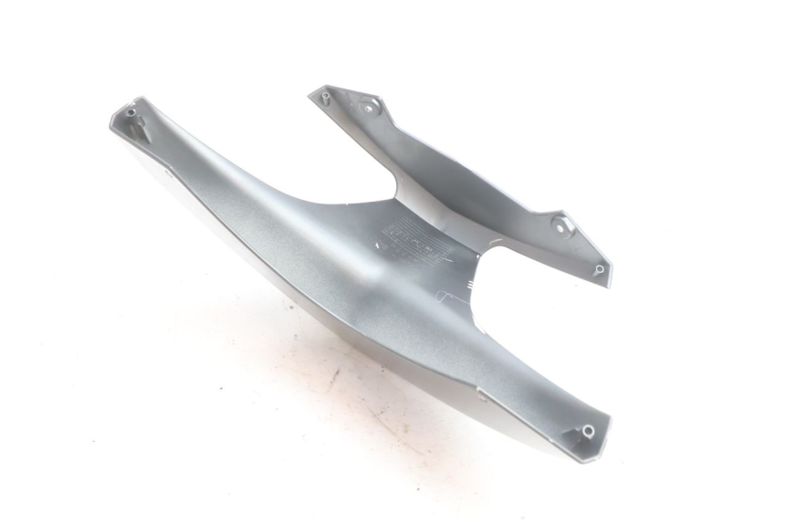 photo de GIUNZIONE PARAFANGO POSTERIORE YAMAHA X-MAX XMAX 125 (2010 - 2013) - Primo piano tecnico