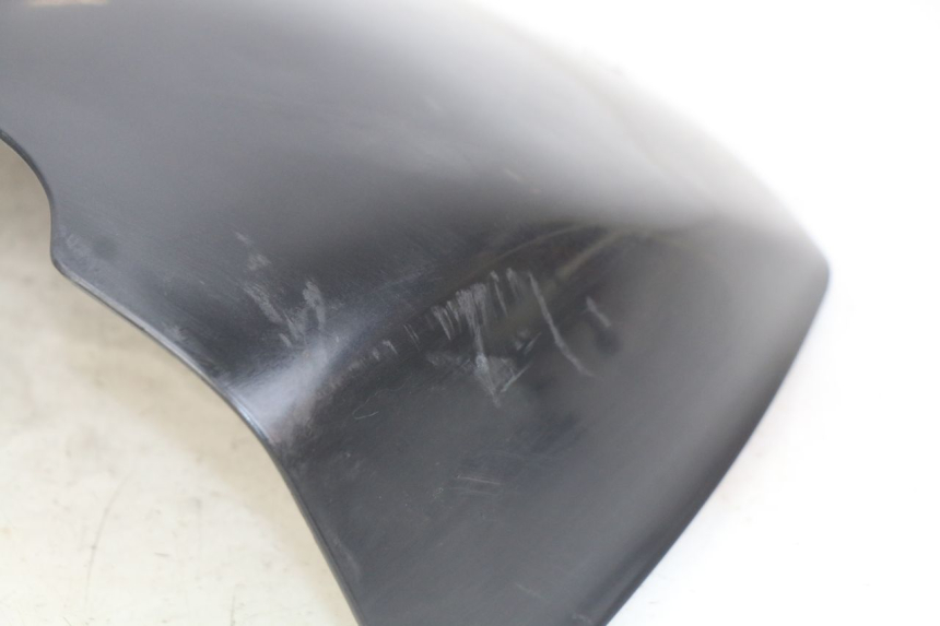 photo de GIUNZIONE PARAFANGO POSTERIORE PIAGGIO X8 125 (2004 - 2007) - Dettagli dei punti di fissaggio