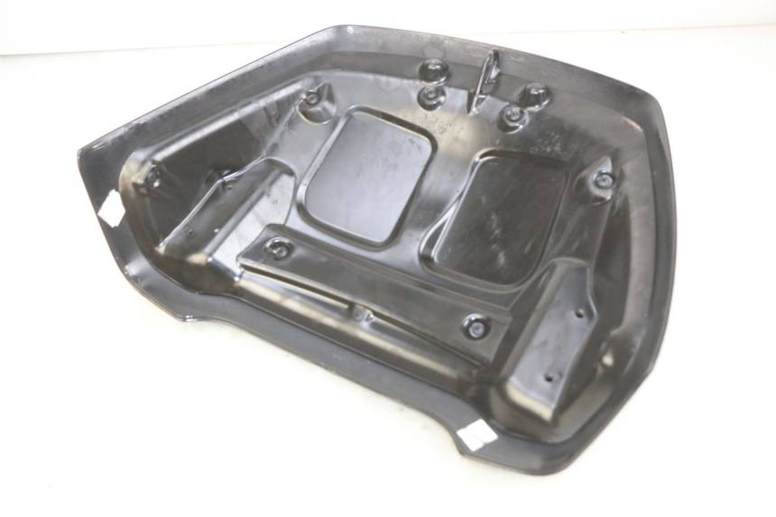 photo de GIUNZIONE PARAFANGO POSTERIORE PIAGGIO XEVO - X EVO 125 (2007 - 2017) - Dettaglio del componente