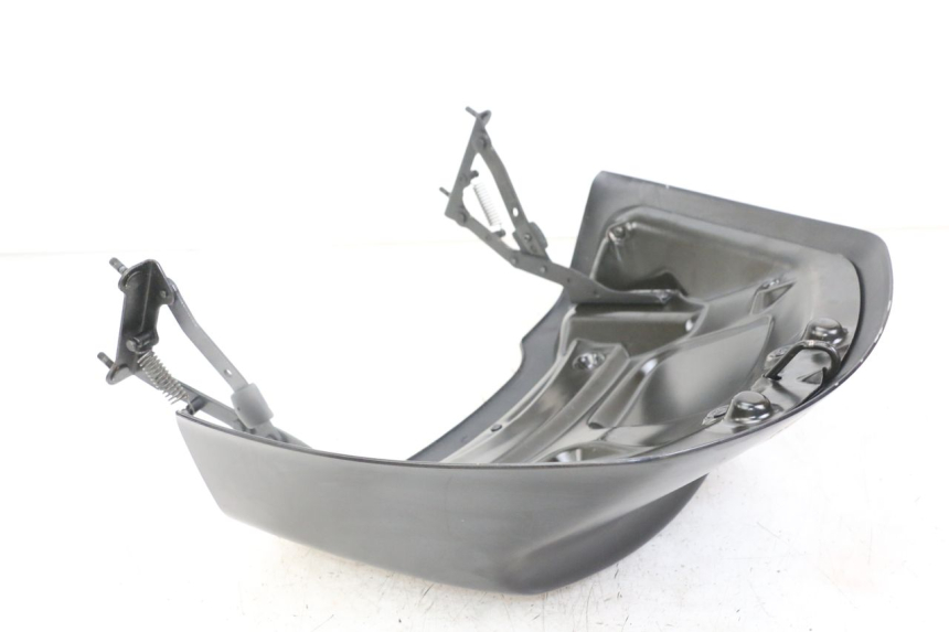 photo de GIUNZIONE PARAFANGO POSTERIORE PIAGGIO XEVO - X EVO 125 (2007 - 2017) - Altra angolazione