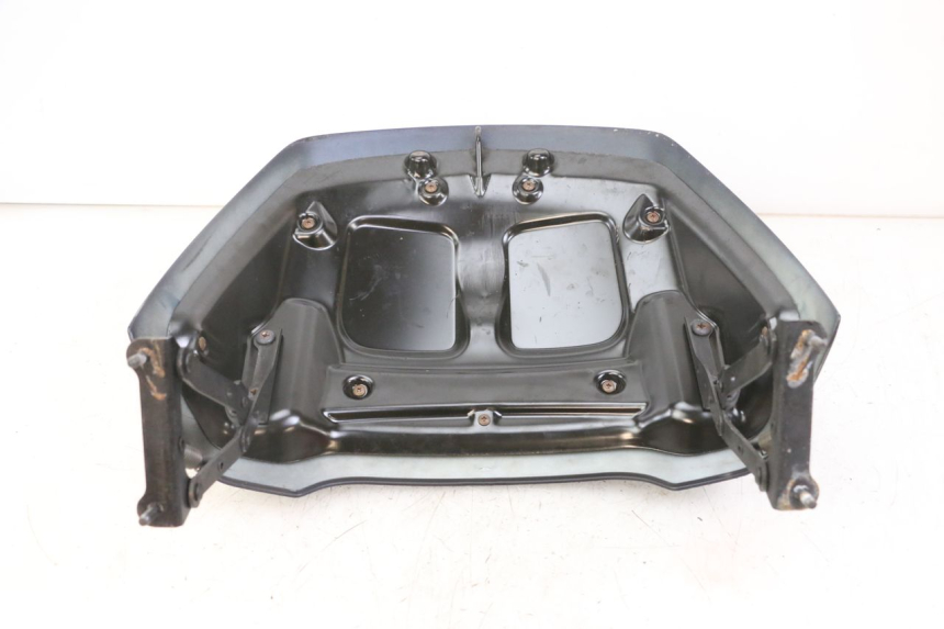 photo de GIUNZIONE PARAFANGO POSTERIORE PIAGGIO XEVO - X EVO 125 (2007 - 2017) - Primo piano tecnico