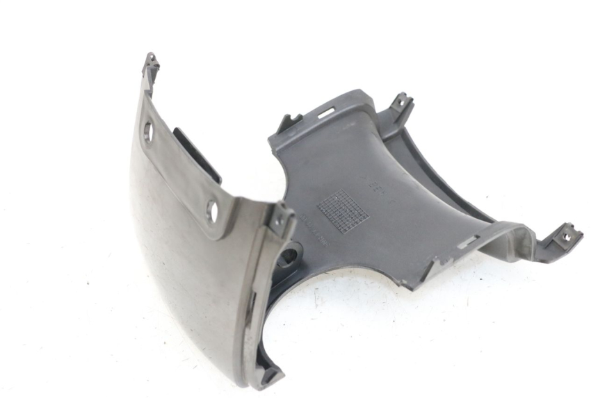 photo de CARENA POSTERIORE CONGIUNZIONE YAMAHA YP MAJESTY 125 (2002 - 2006) - Zoom sullo stato d'uso