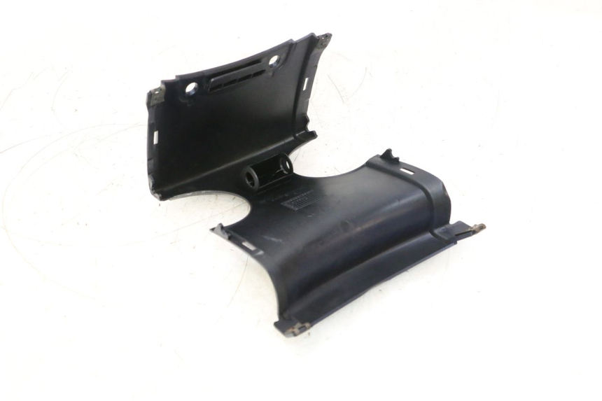 photo de CARENA POSTERIORE CONGIUNZIONE YAMAHA YP MAJESTY 125 (2002 - 2006) - Zoom sullo stato d'uso