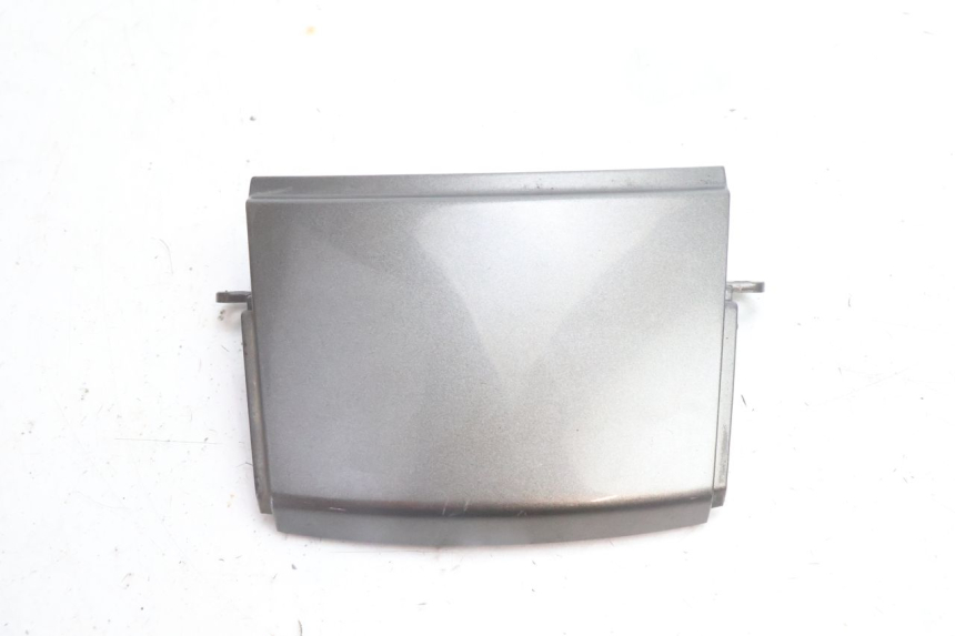 photo de Giunzione carenatura posteriore KAWASAKI ZZR 600 (1995 - 2004) - Altra angolazione