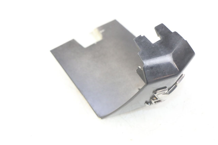 photo de GIUNZIONE CARENA ANTERIORE PEUGEOT CITYSTAR 2T 50 (2018 - 2021) - Zoom sullo stato d'uso