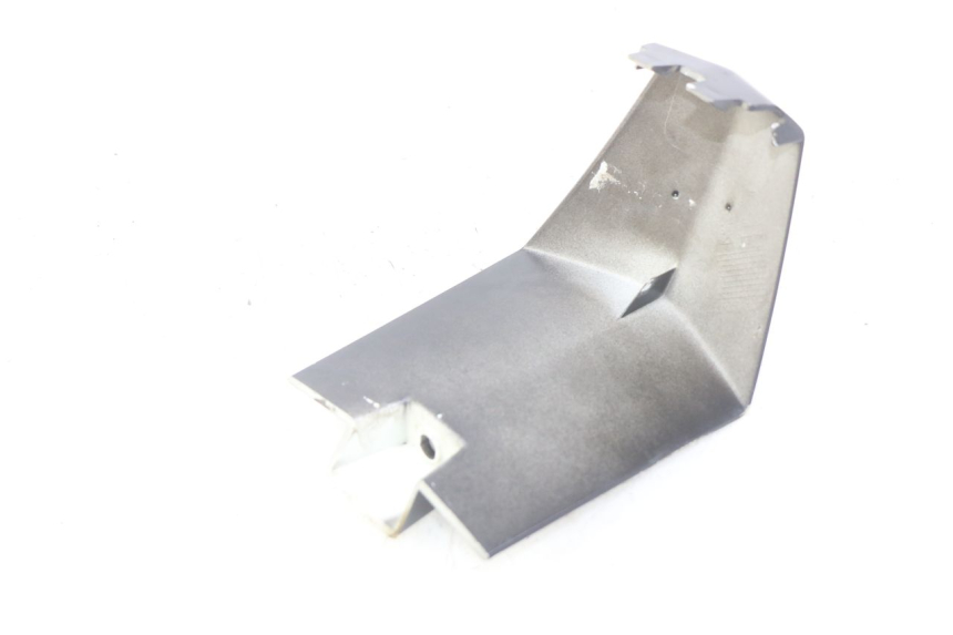 photo de GIUNZIONE CARENA ANTERIORE PEUGEOT CITYSTAR 2T 50 (2018 - 2021) - Altra angolazione