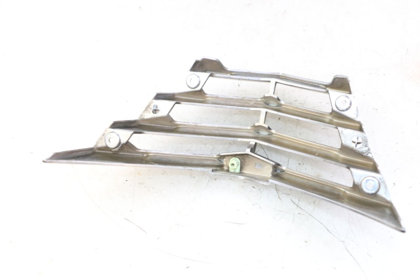 photo de GIUNZIONE CARENA ANTERIORE PEUGEOT CITYSTAR 50 (2013 - 2017) - Zoom sullo stato d'uso