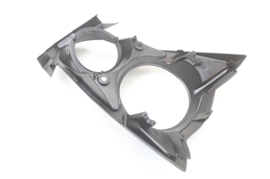 photo de GIUNZIONE CARENA ANTERIORE SYM CROX 4T 50 (2016 - 2023) - Marcature e riferimenti originali