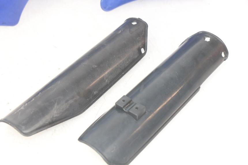 photo de GIUNZIONE CARENA ANTERIORE LONCIN DIRT BIKE 125 - Vista d'insieme del prodotto